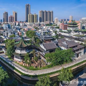 杨克：趟栊门半掩的荔湾