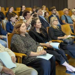 杨克｜在华沙文学之家回答写给扎加耶夫斯基的诗：际会依然是中国 ...